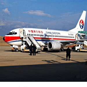 吴圩航空运输航空快运业稳步发展的原因是什么？